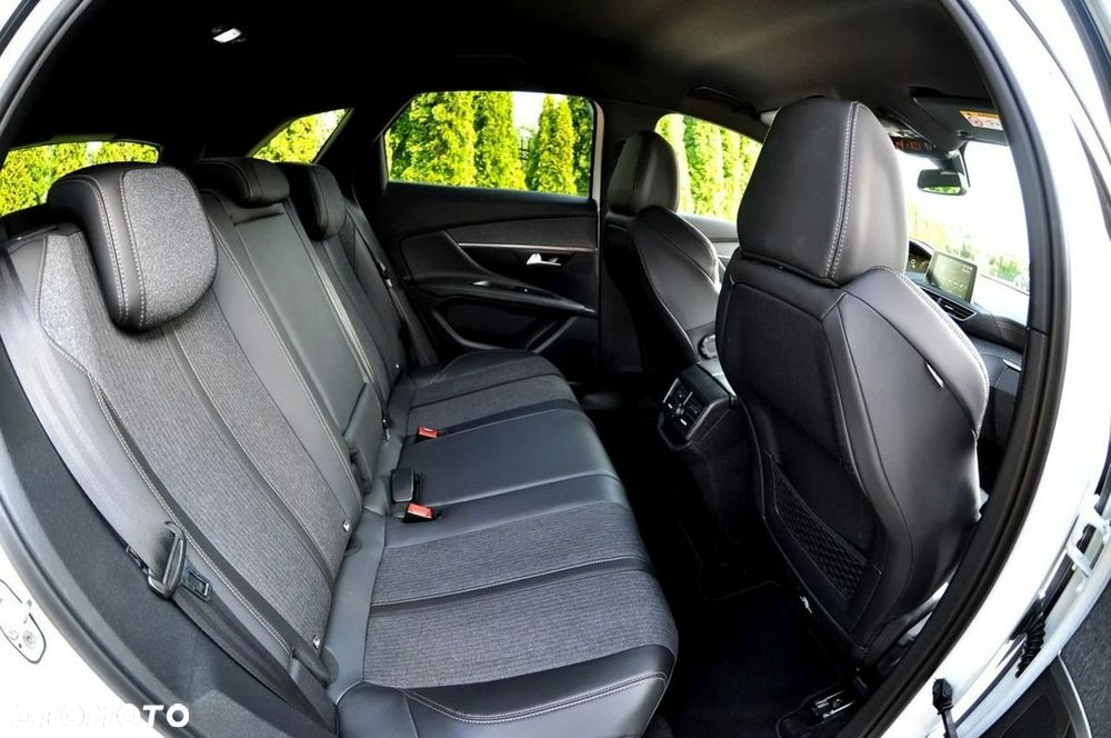 Peugeot 3008 1.2 PureTech Allure S&S - 24