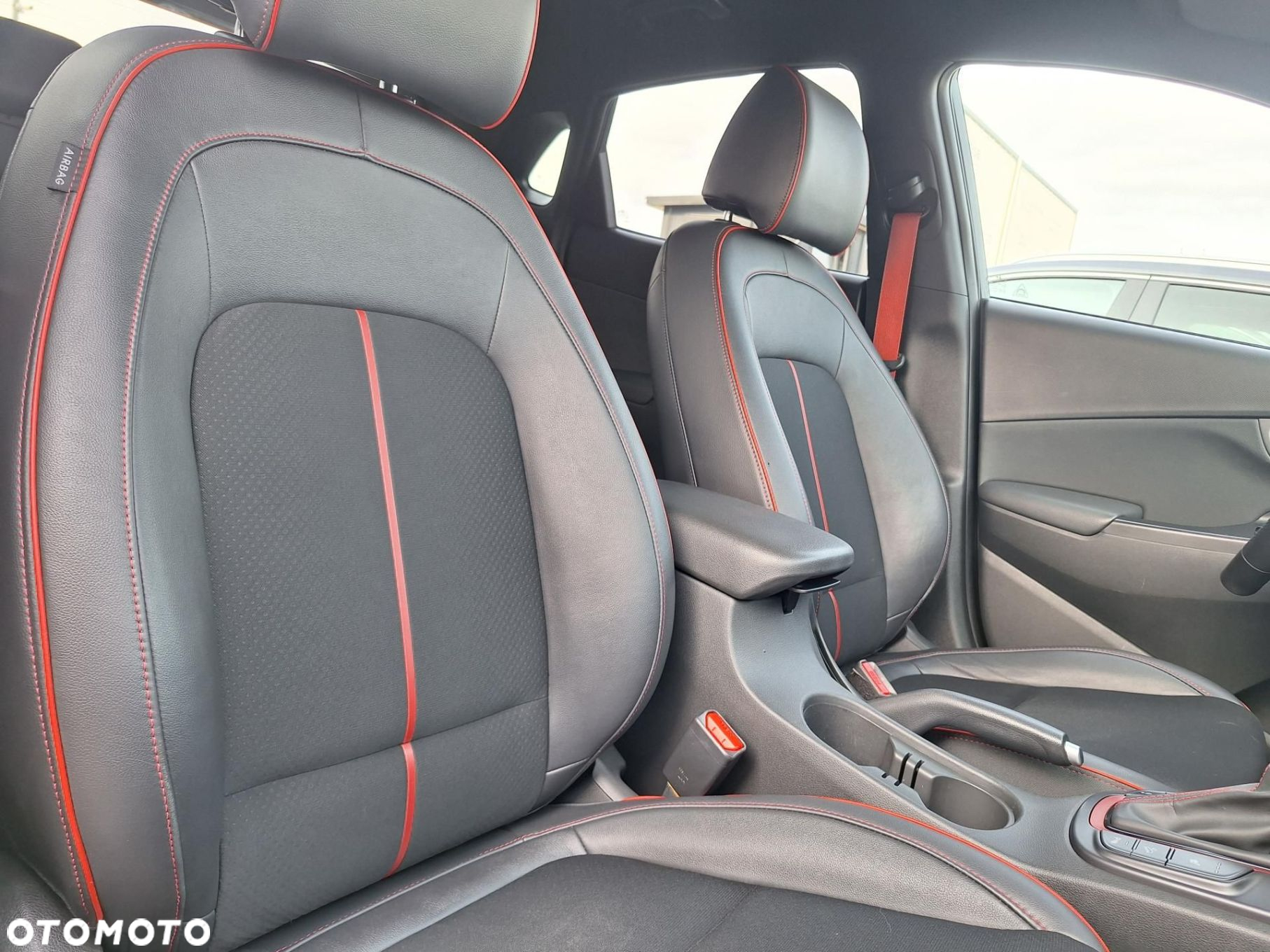 Hyundai Kona 1.6 T-GDI Style DCT - 24