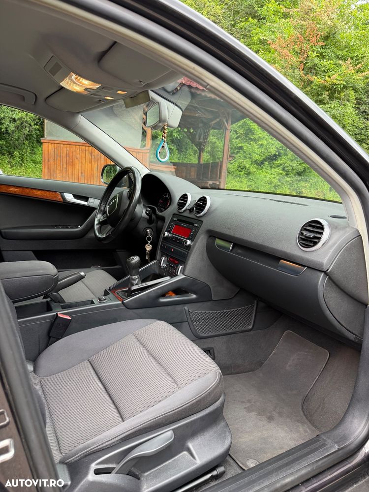 Audi A3 Sportback 2.0 TDI Ambiente - 14