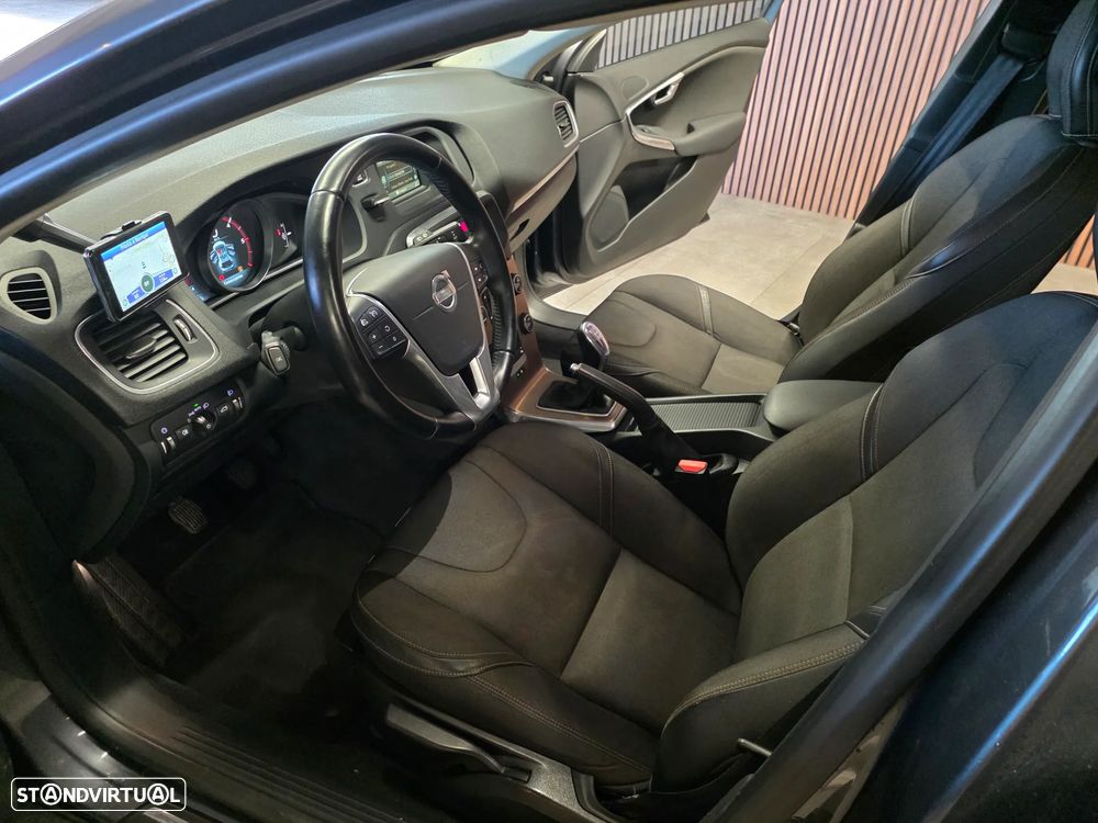 Volvo V40 D2 Summum - 8