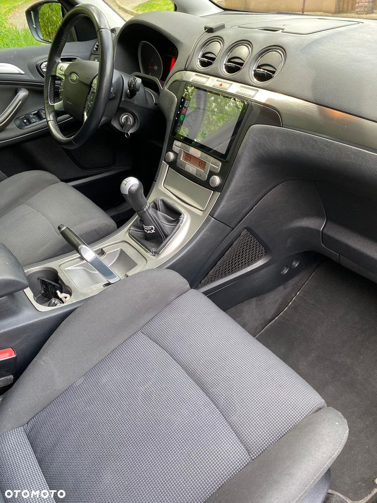 Ford S-Max - 12