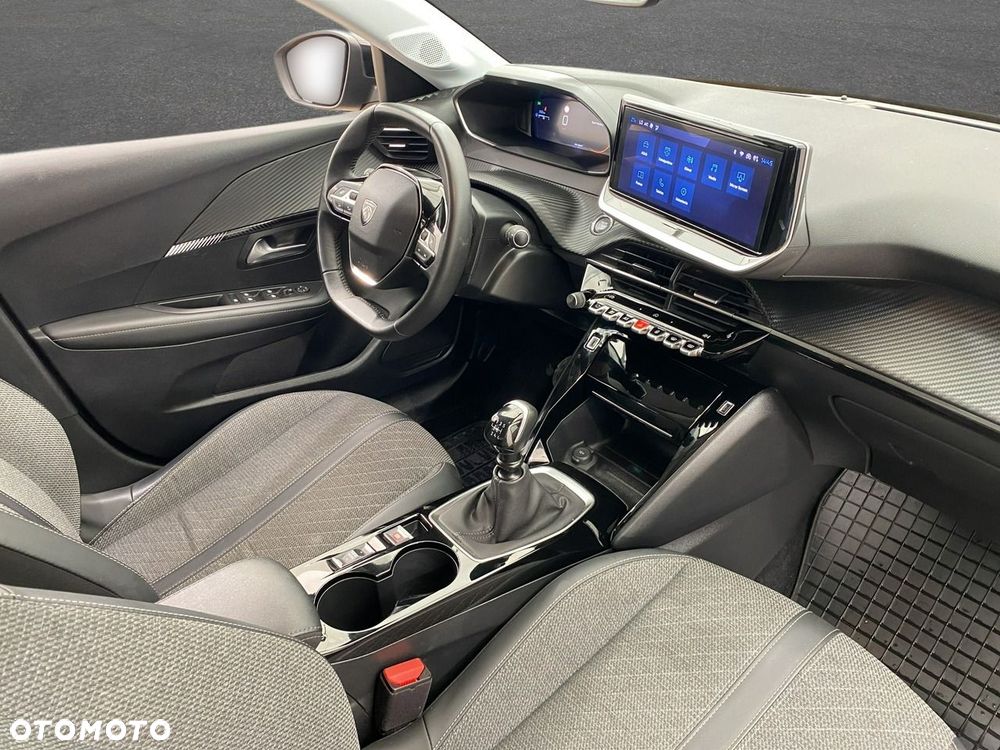 Peugeot 208 - 15