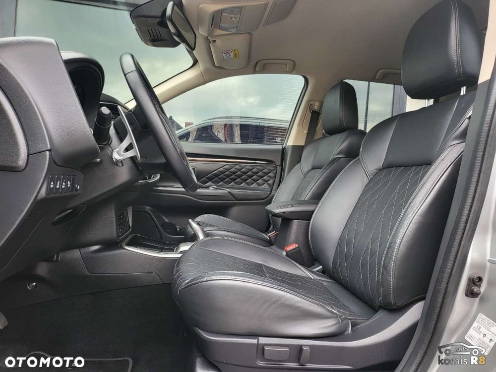 Mitsubishi Outlander - 17