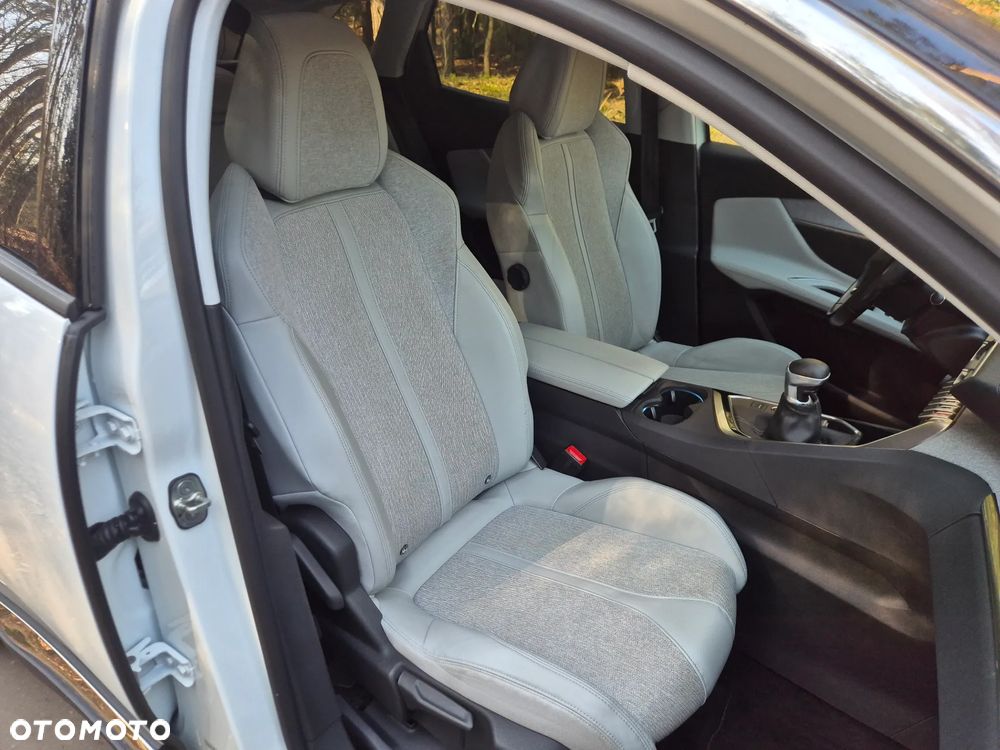 Peugeot 3008 BlueHDi 130 Stop & Start Allure - 26