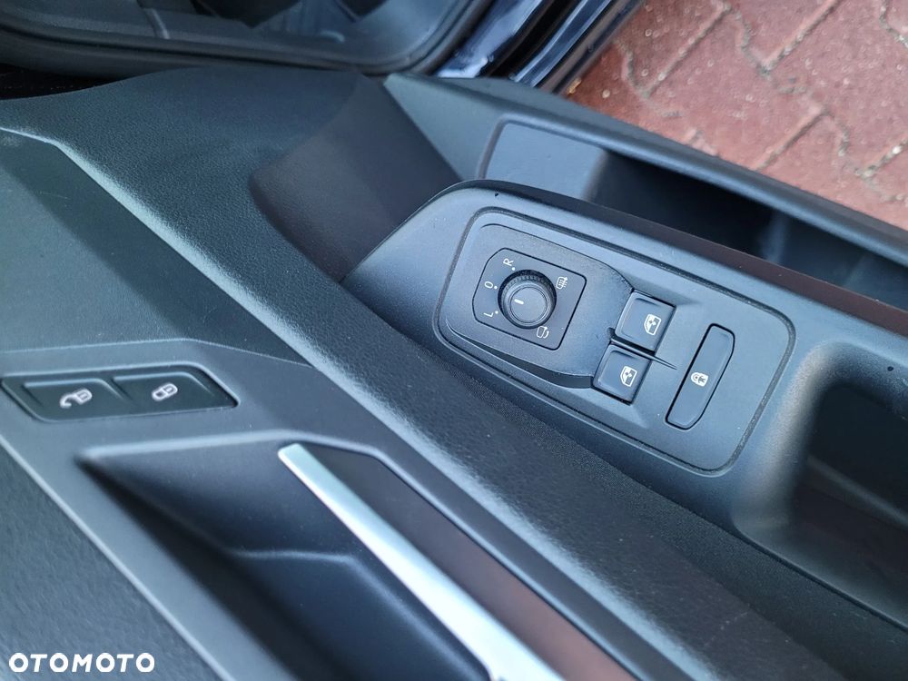 Ford Tourneo Connect 1.5 EcoBoost Titanium - 20
