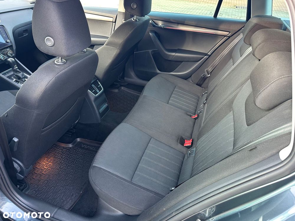 Skoda Octavia 2.0 TSI DSG Style - 13