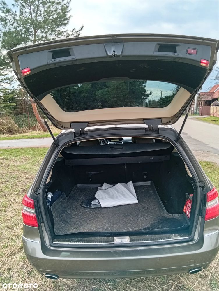 Mercedes-Benz Klasa E 300 CDI DPF BlueEFFICIENCY 7G-TRONIC Avantgarde - 18