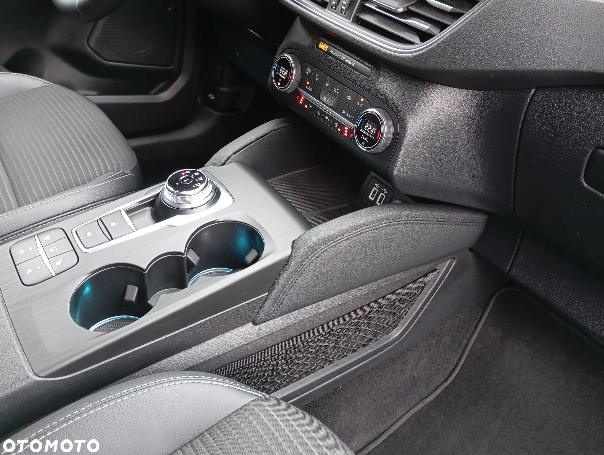 Ford Kuga 2.0 EcoBlue 4x4 TITANIUM X - 12