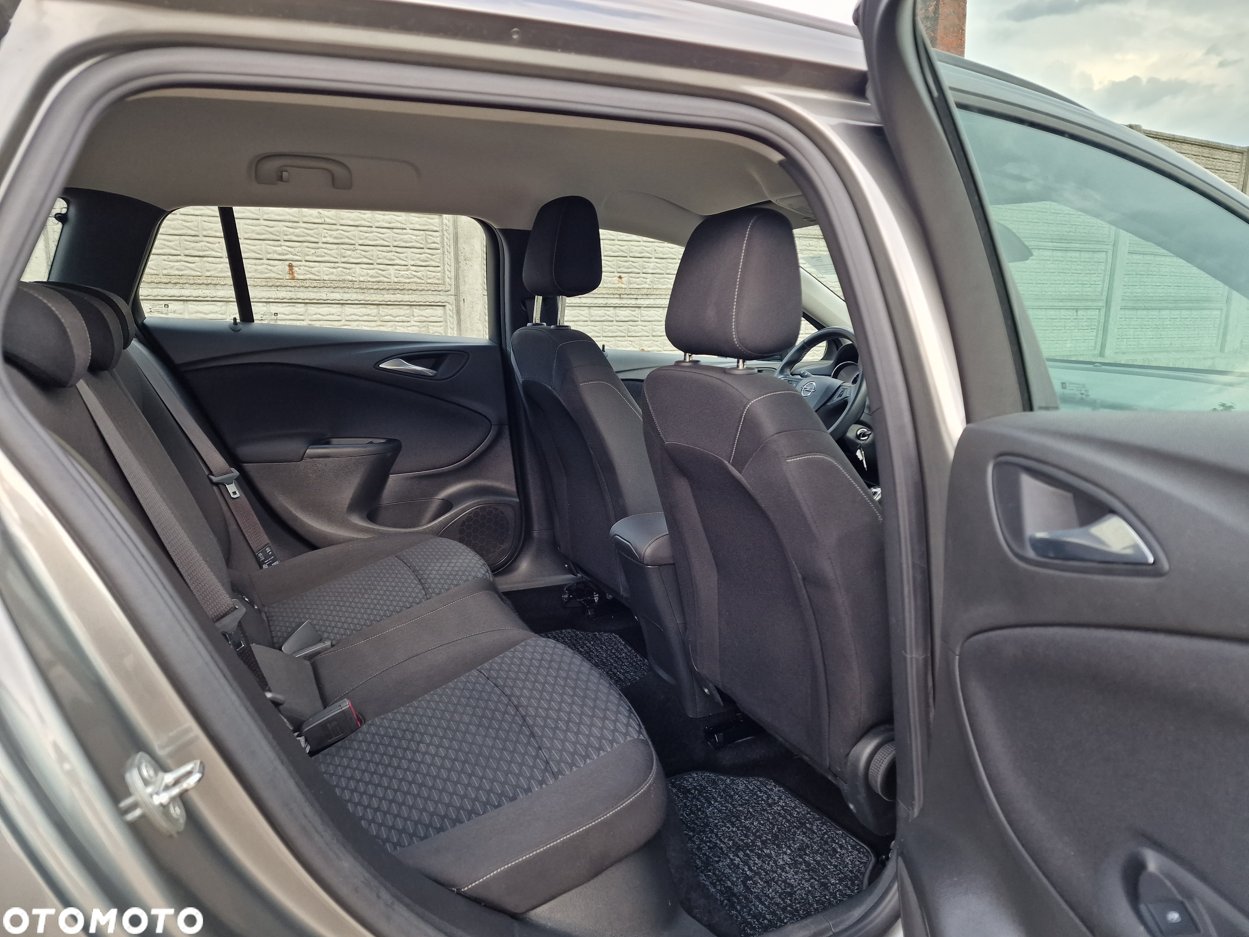 Opel Astra Sports Tourer 1.2 Turbo - 14