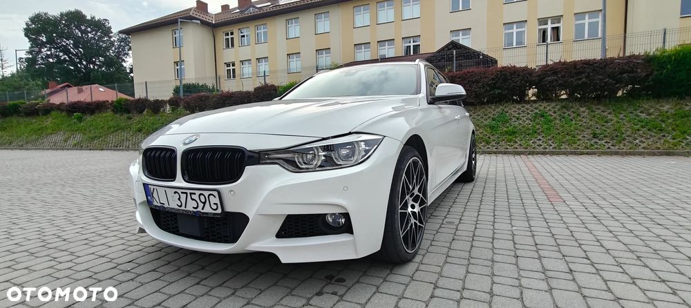 BMW Seria 3 330i xDrive Edition Luxury Line Purity - 35