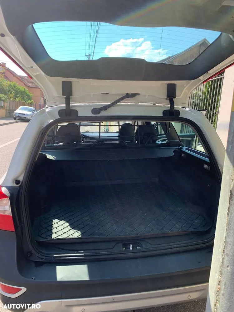 Volvo XC 70 D5 AWD Aut. Momentum - 22