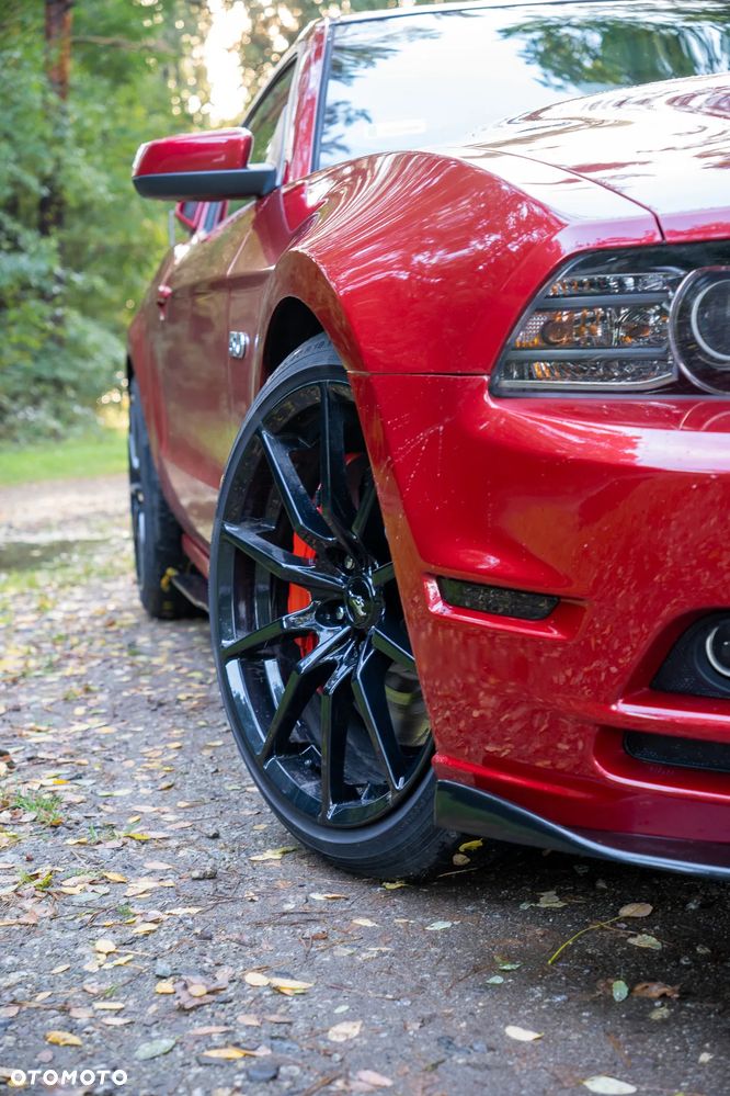 Ford Mustang ver-5-0-v8-gt-premium - 10