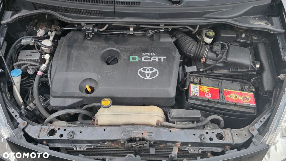 Toyota Corolla Verso 2.2 D-CAT Sol - 16