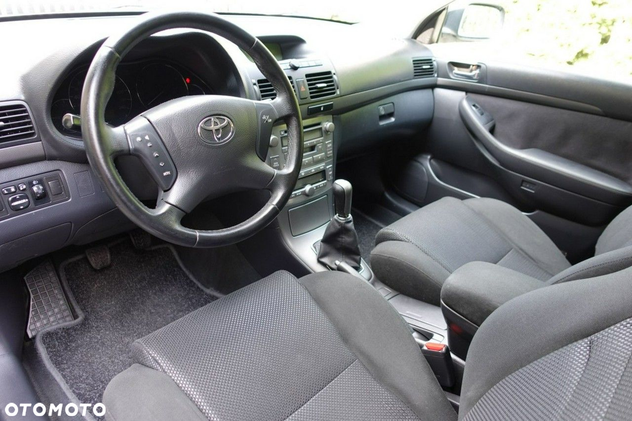 Toyota Avensis - 11