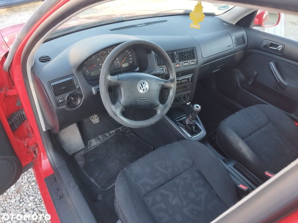 Volkswagen Golf - 25