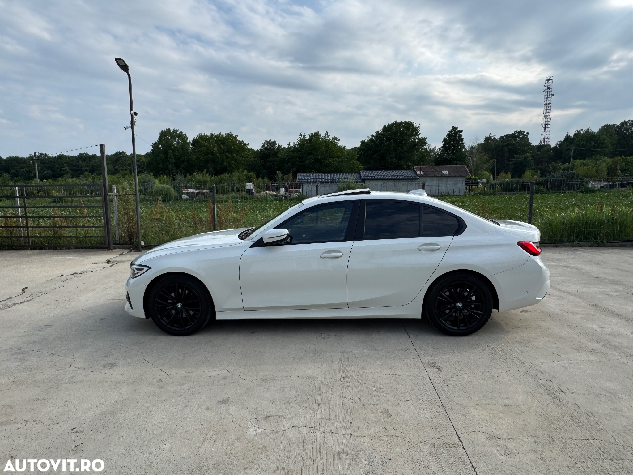 BMW Seria 3 320i GT Aut. Luxury Line - 9