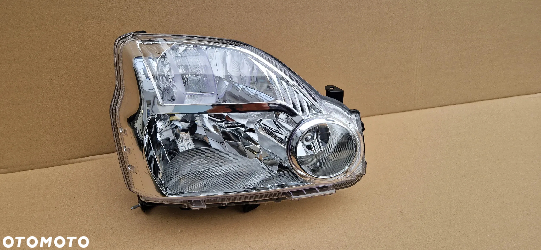 NOWA !! TYC !!  NISSAN X-TRAIL REFLEKTOR LAMPA PRAWA PRZÓD XENON - 2