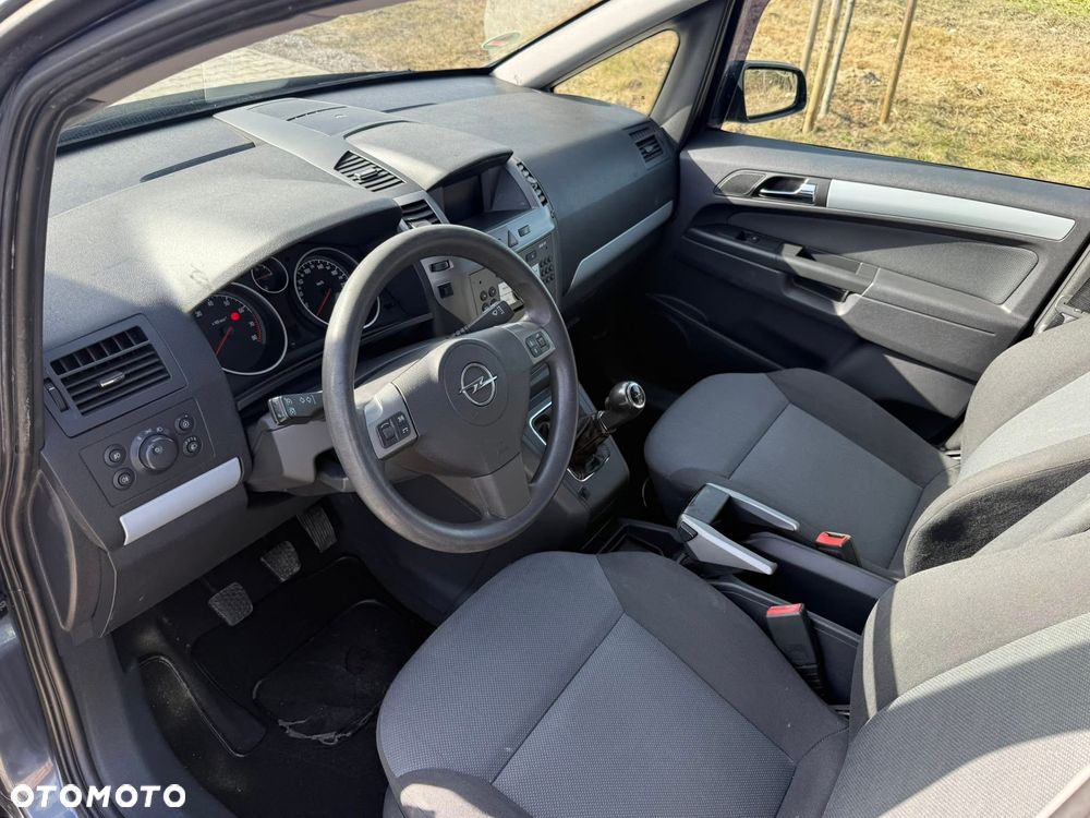 Opel Zafira 1.6 - 9