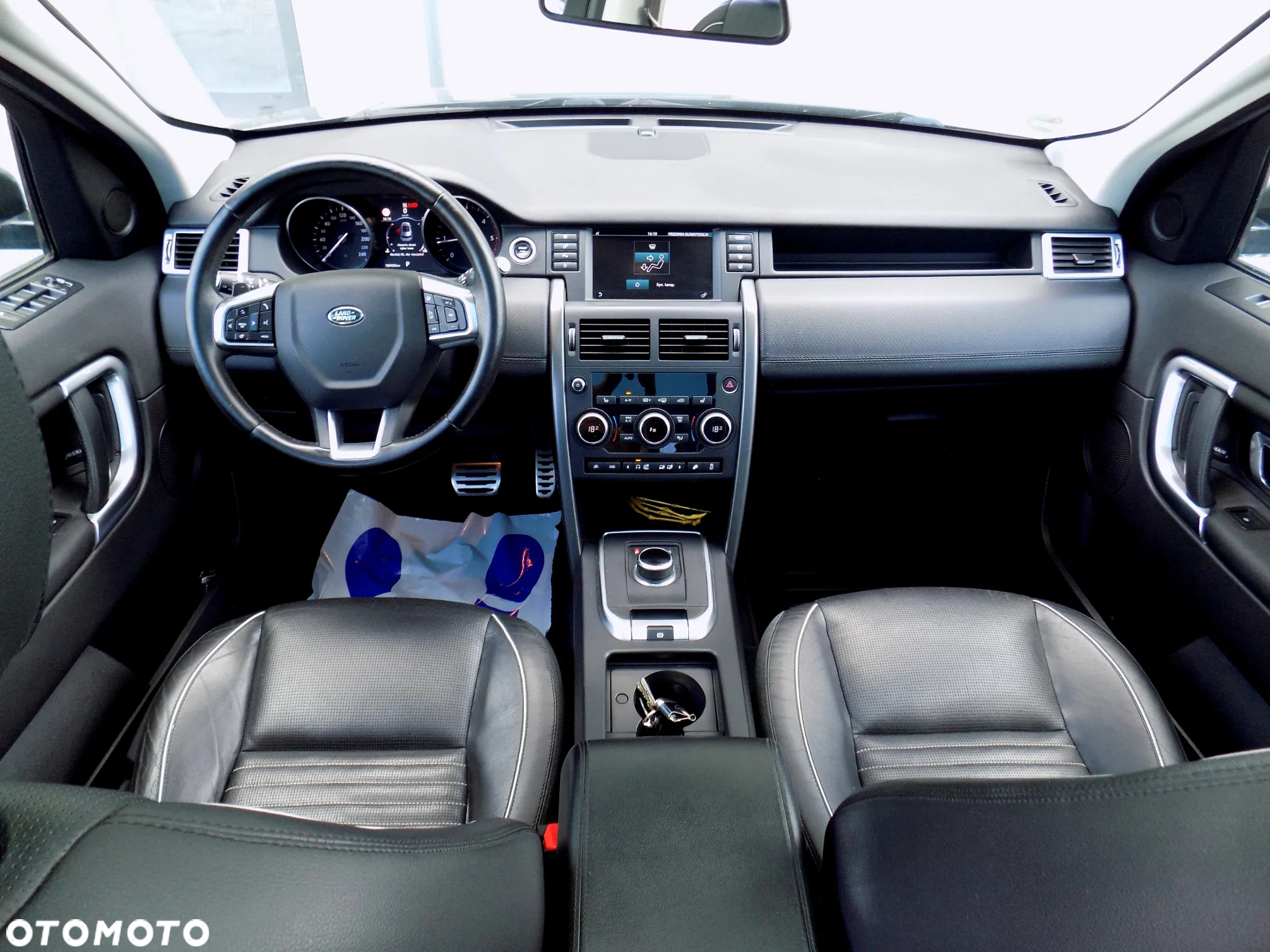 Land Rover Discovery Sport 2.0 D150 R-Dynamic HSE - 13