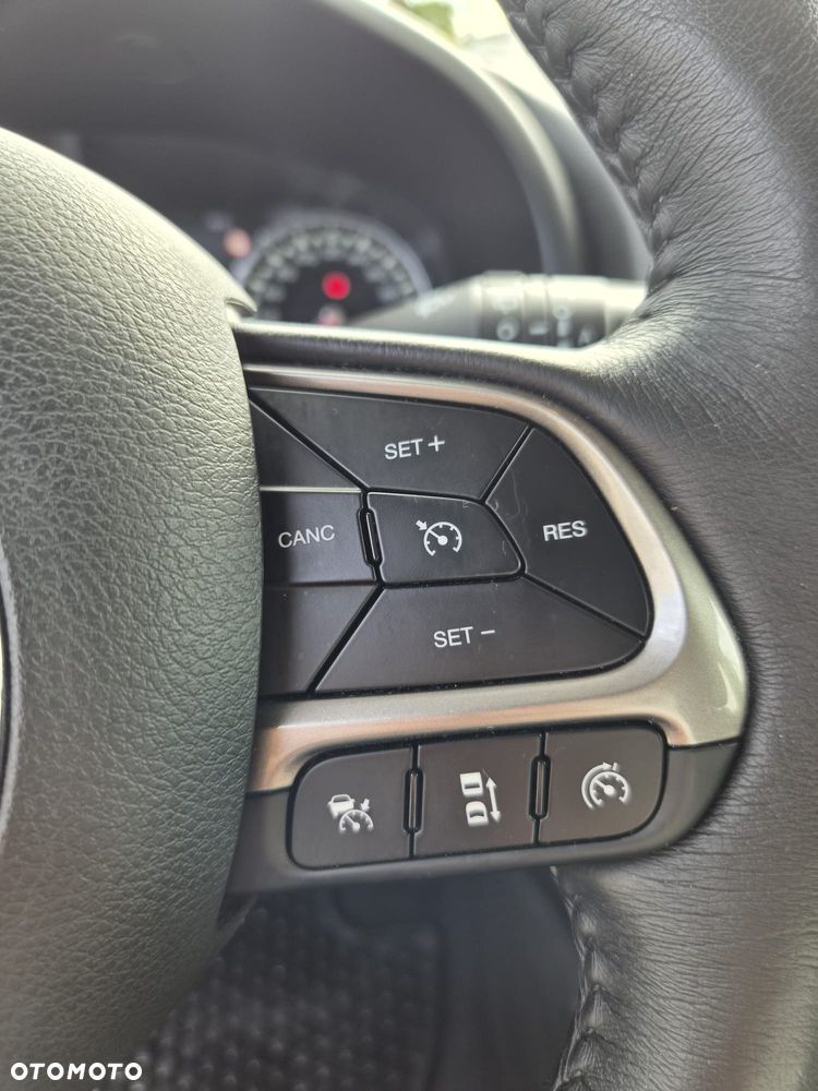 Jeep Renegade - 14