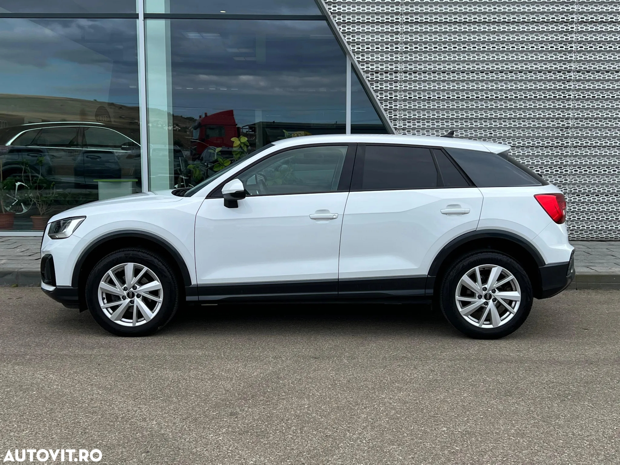 Audi Q2 35 TFSI S tronic sport - 10