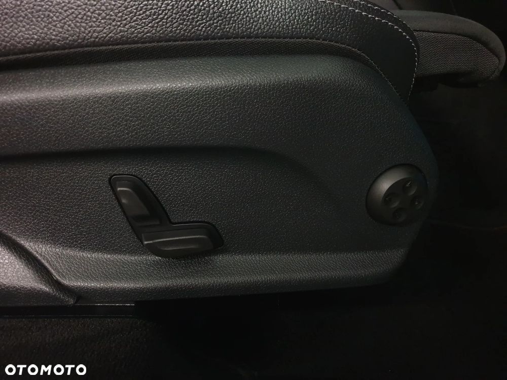 Mercedes-Benz GLC 220 d 4Matic 9G-TRONIC AMG Line - 34