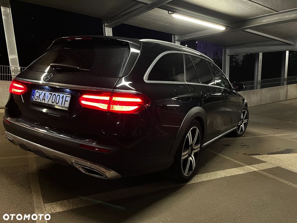 Mercedes-Benz Klasa E 220 d 4-Matic All-Terrain - 11