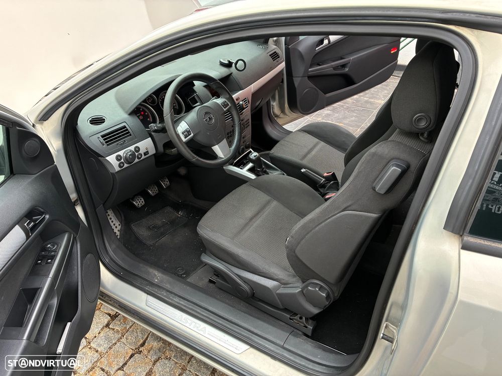 Opel Astra GTC 1.3 CDTi - 10