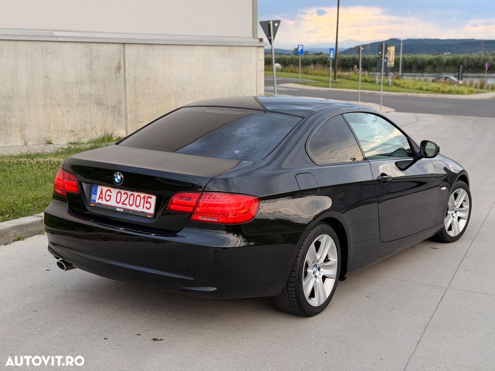 BMW Seria 3 320d M Sport Edition - 12