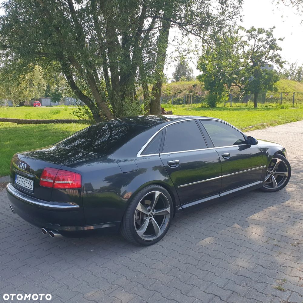 Audi A8 - 6