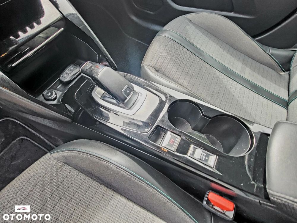 Peugeot 208 - 29