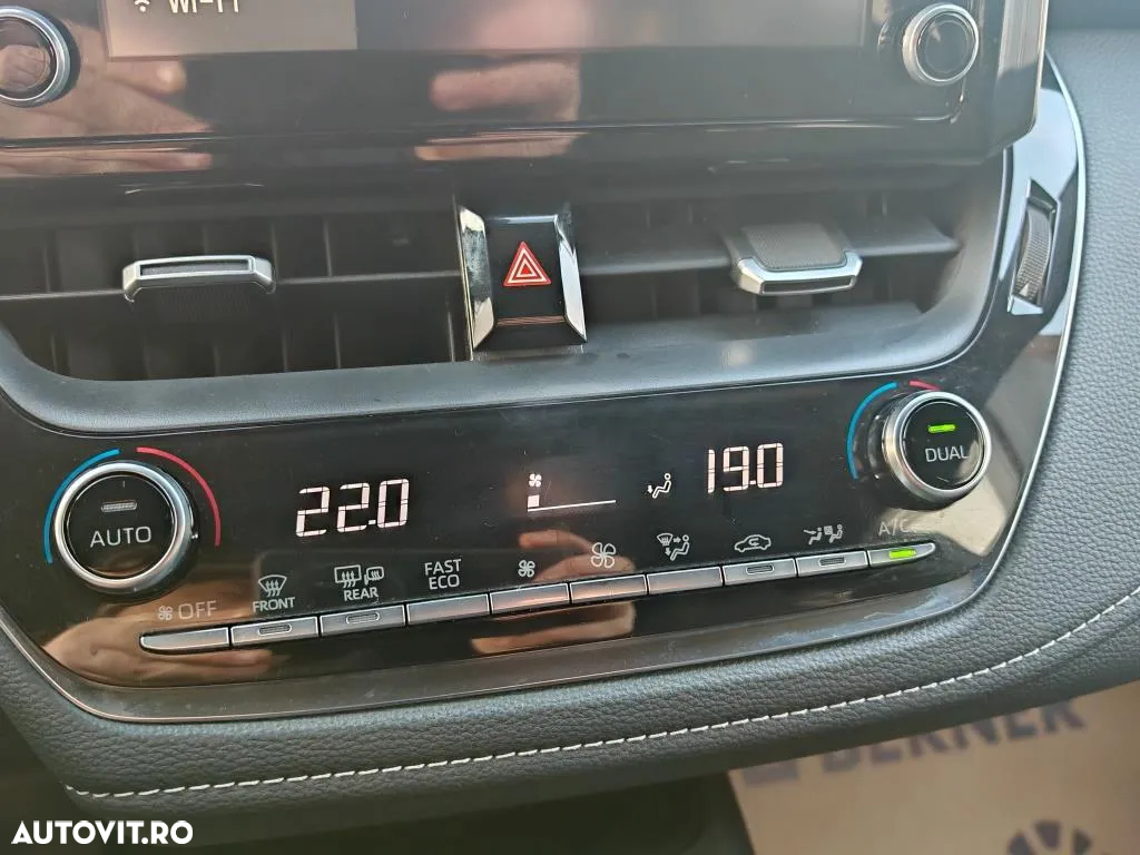 Toyota Corolla 1.8 Hybrid Comfort - 27