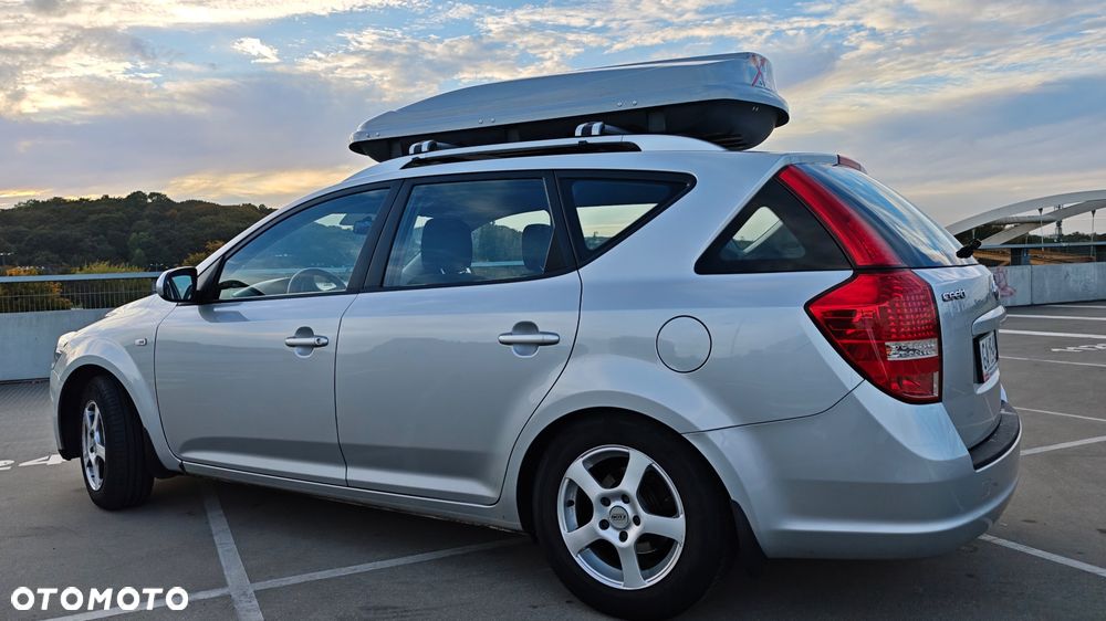 Kia Ceed - 13