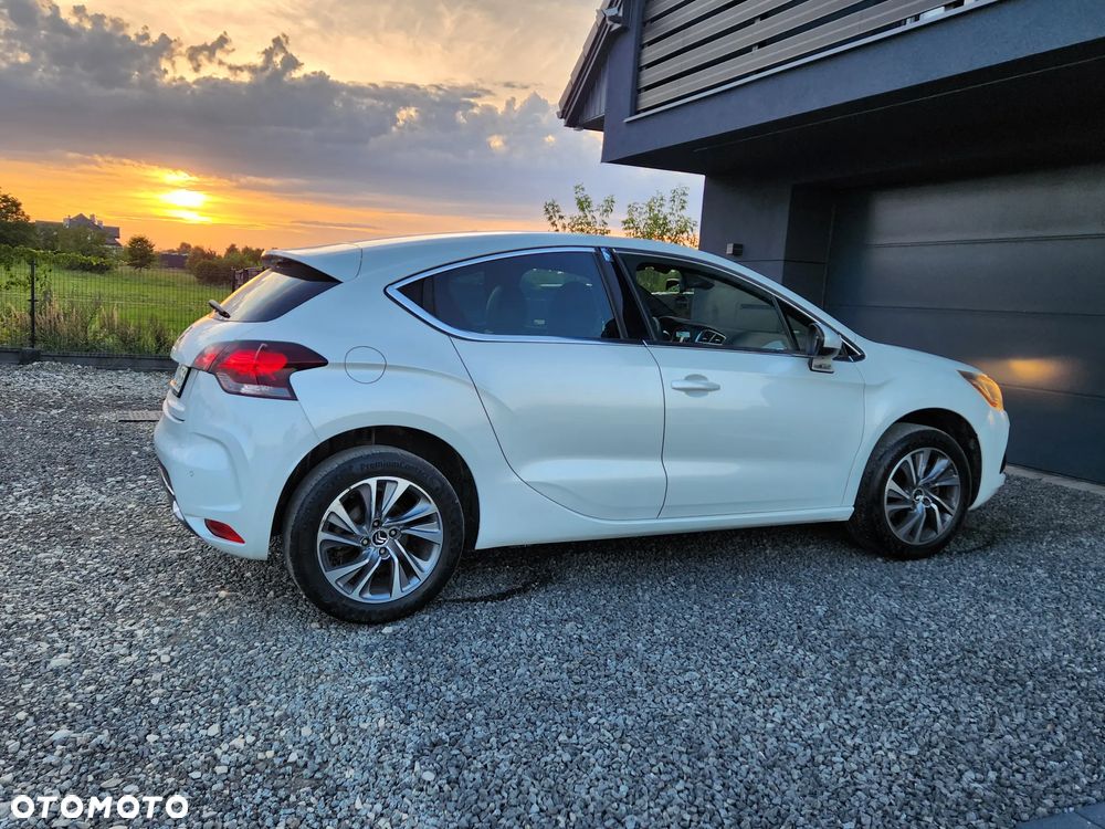 Citroën DS4 HDi 165 SoChic - 26