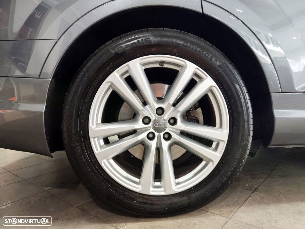 Audi Q7 3.0 TDI quattro S-line Tiptronic 7L - 44