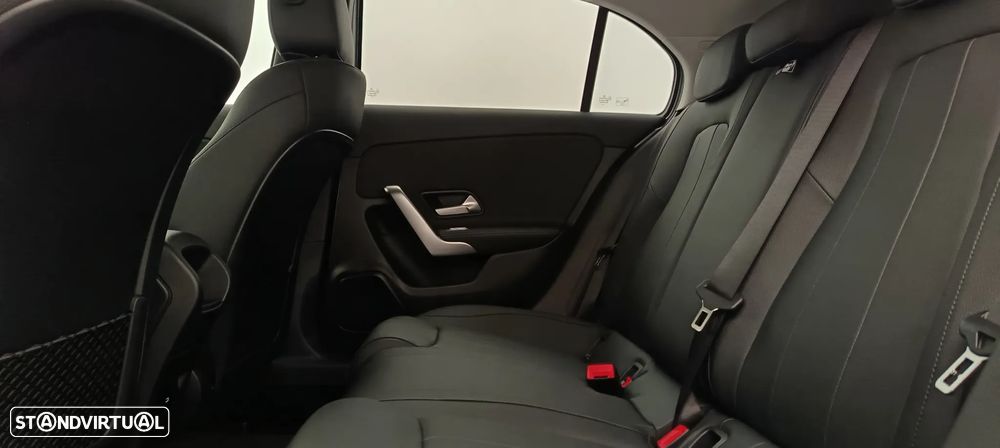 Mercedes-Benz A 200 Standard - 25