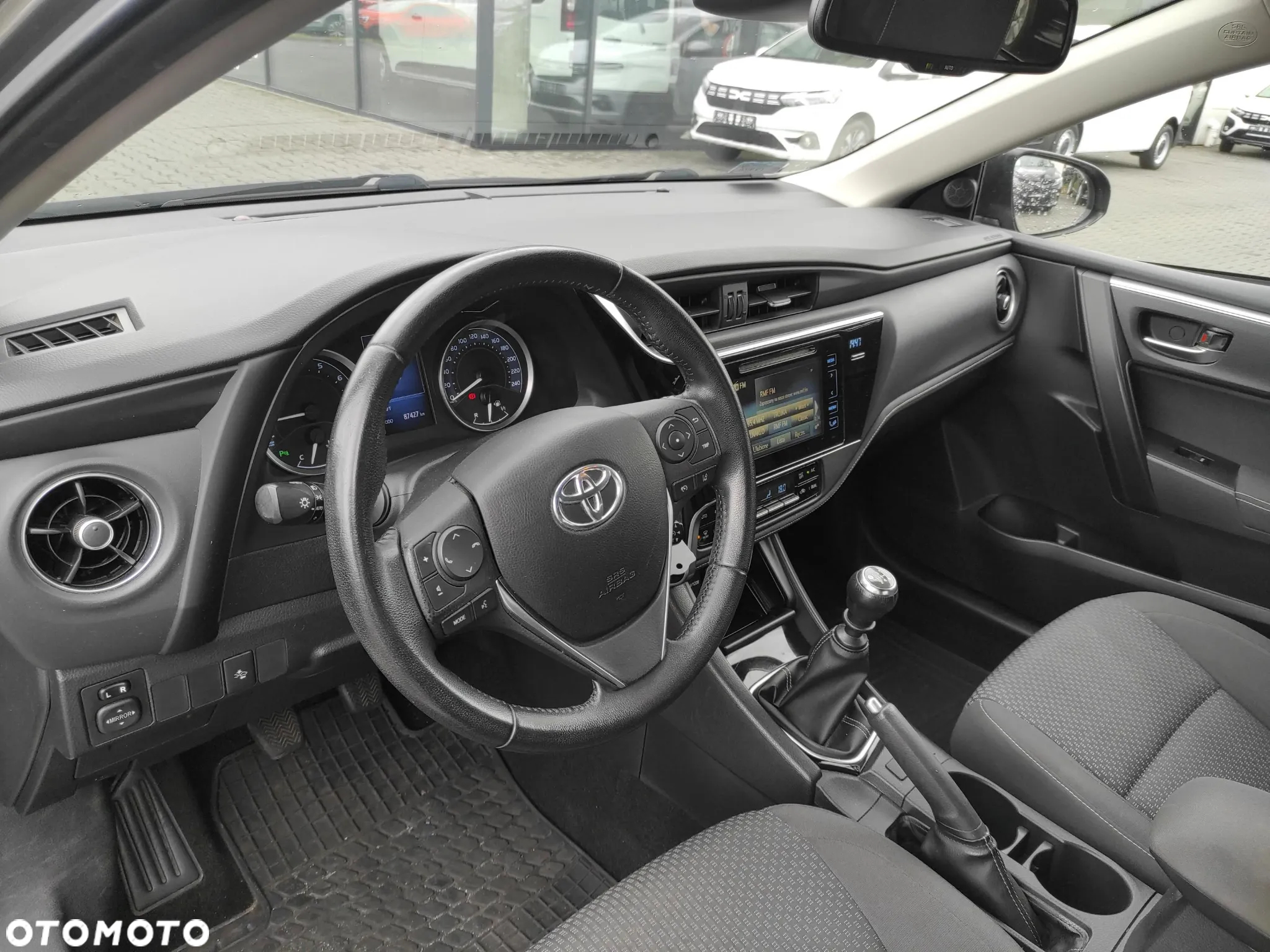 Toyota Corolla 1.6 Comfort - 9