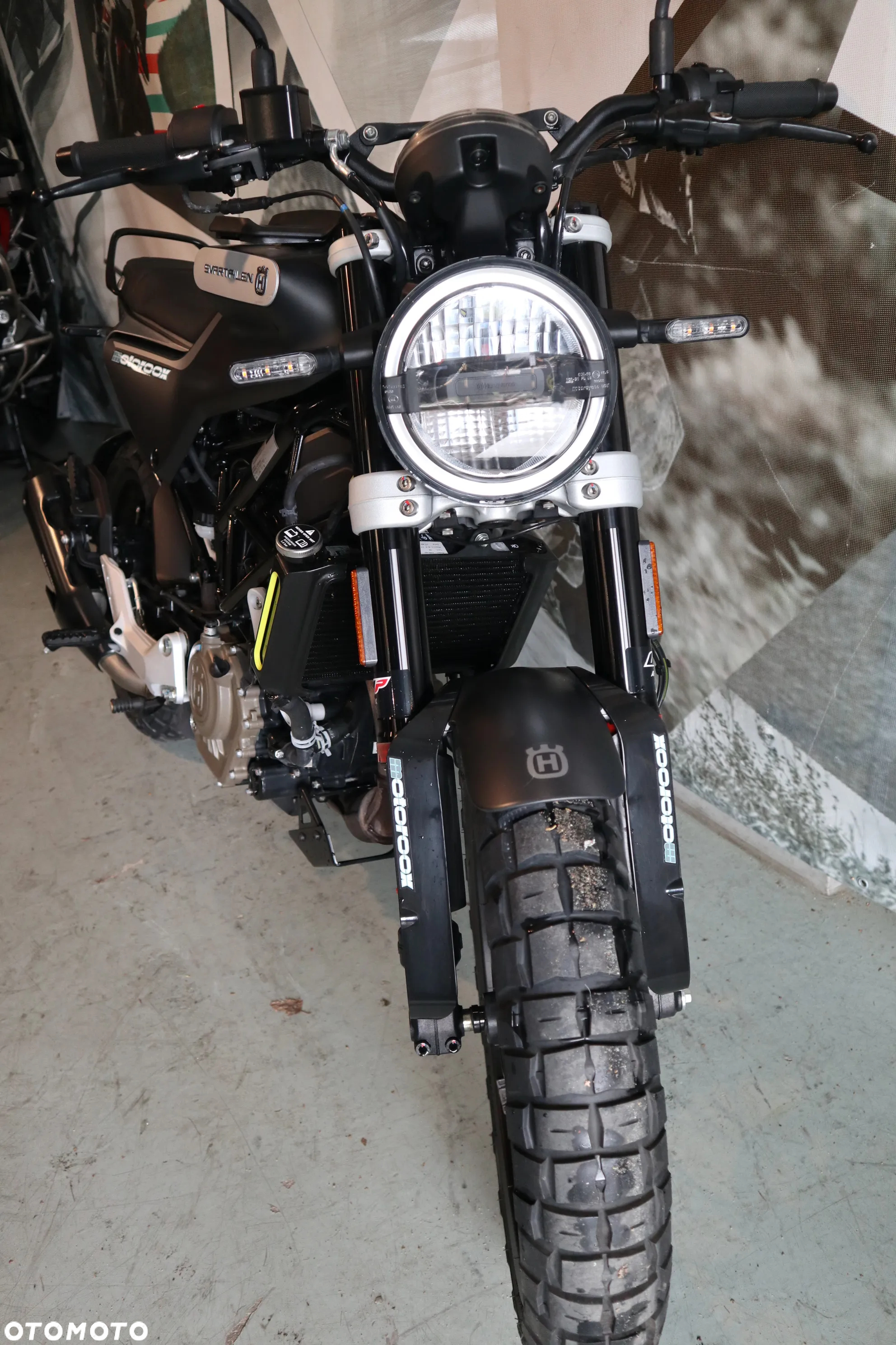 Husqvarna Svartpilen - 14