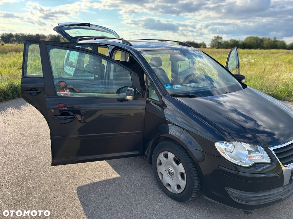 Volkswagen Touran - 5