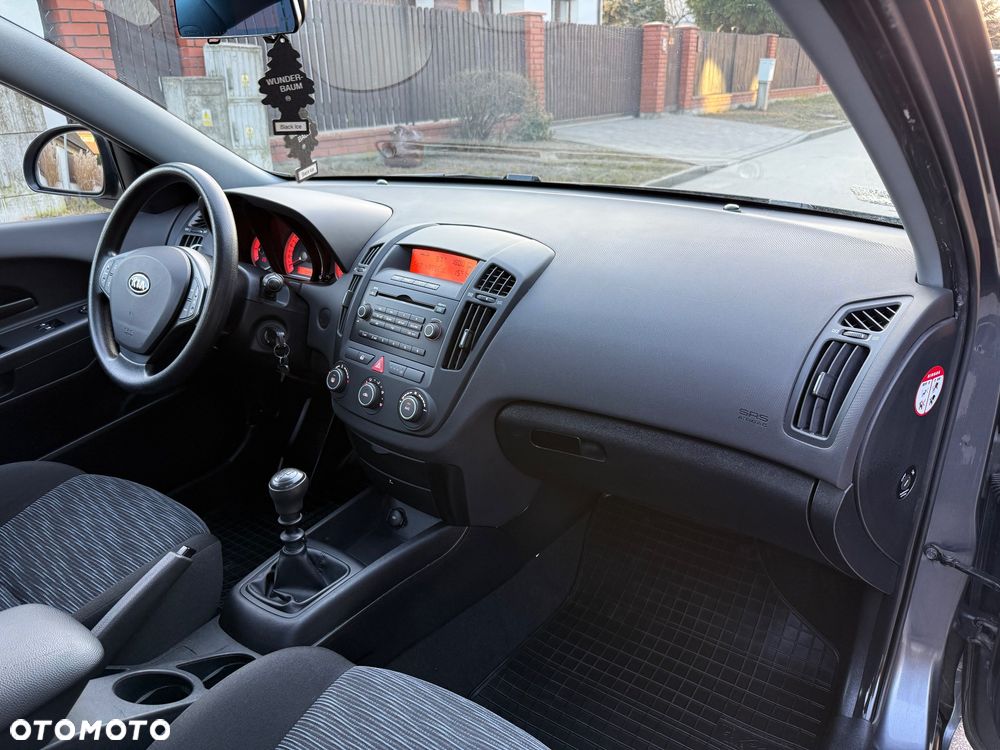 Kia Ceed 1.6 Crdi Comfort + - 7