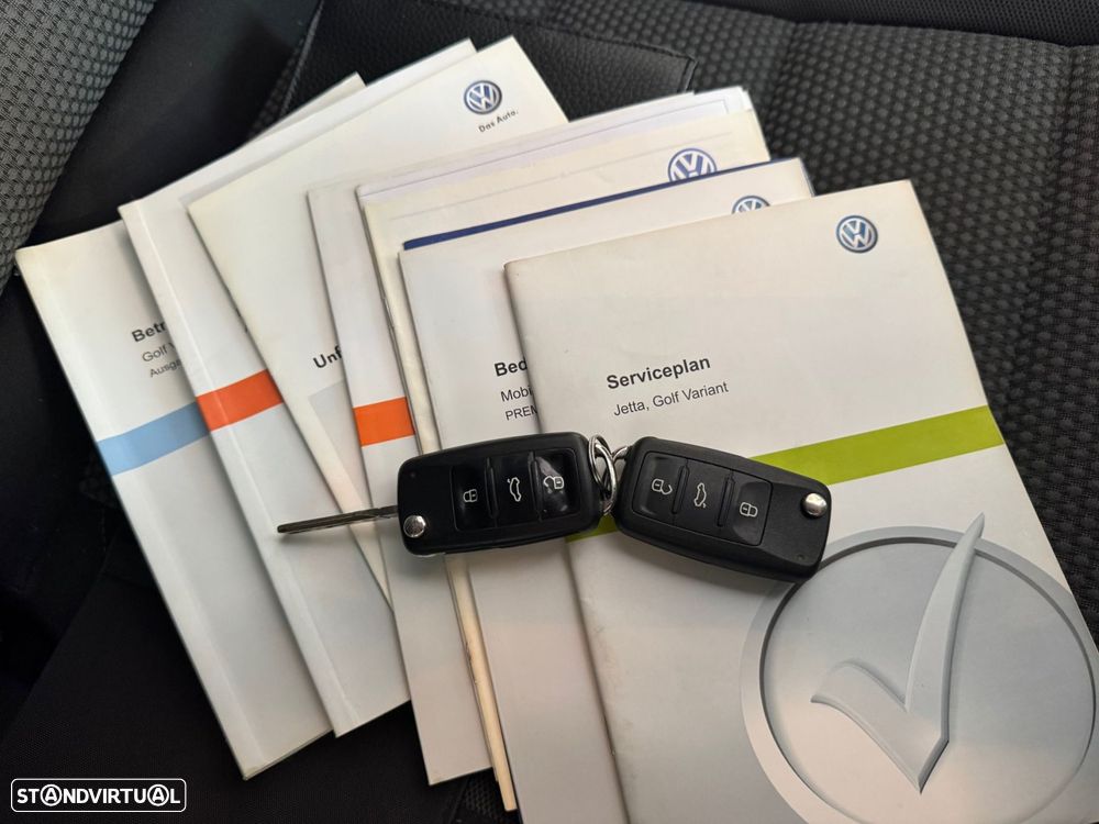 VW Golf Variant 1.6 TDi Confortline - 16