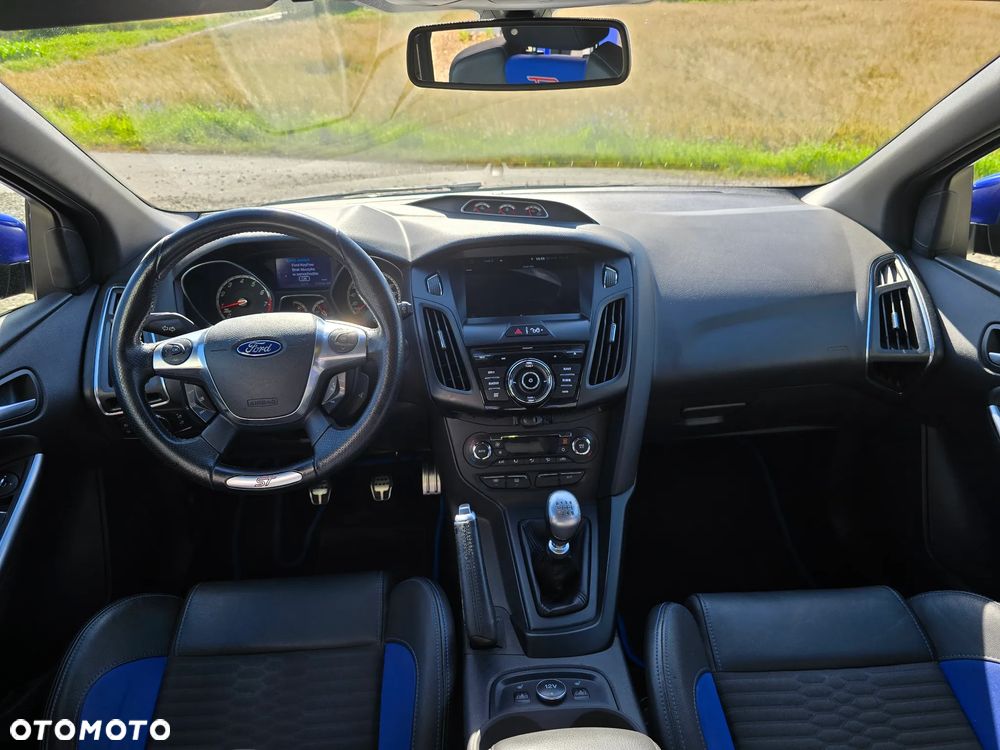 Ford Focus 2.0 EcoBoost ST - 17