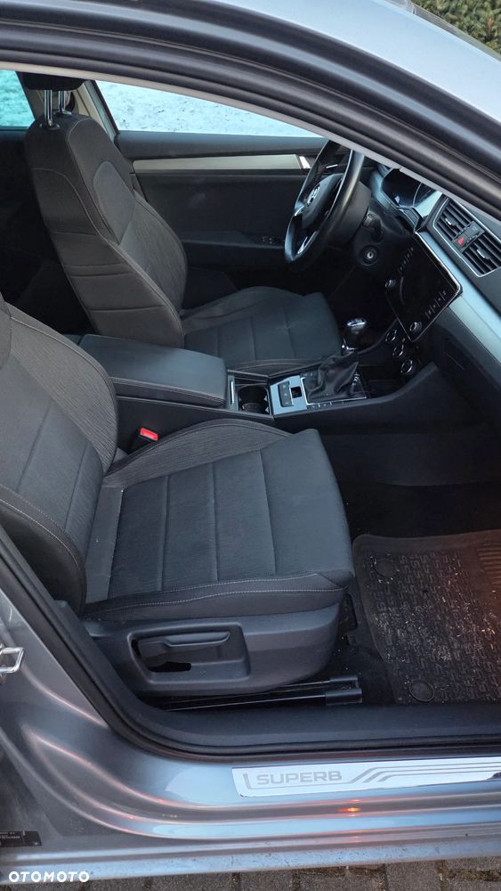 Skoda Superb 2.0 TDI Ambition - 11