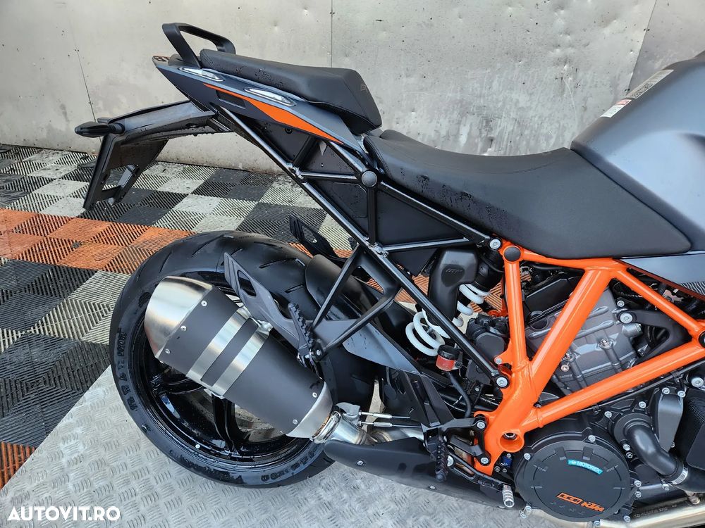 KTM 1290 Super Duke GT - 13