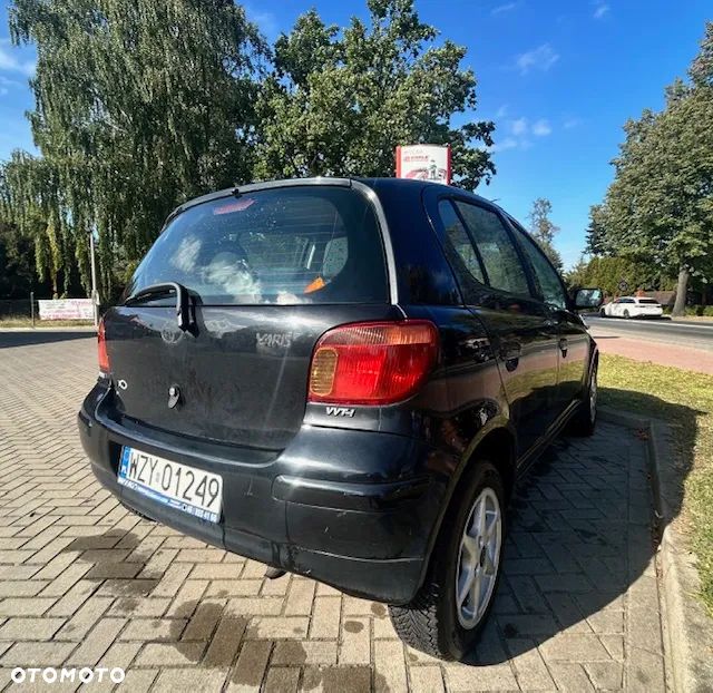 Toyota Yaris 1.0 Luna - 2