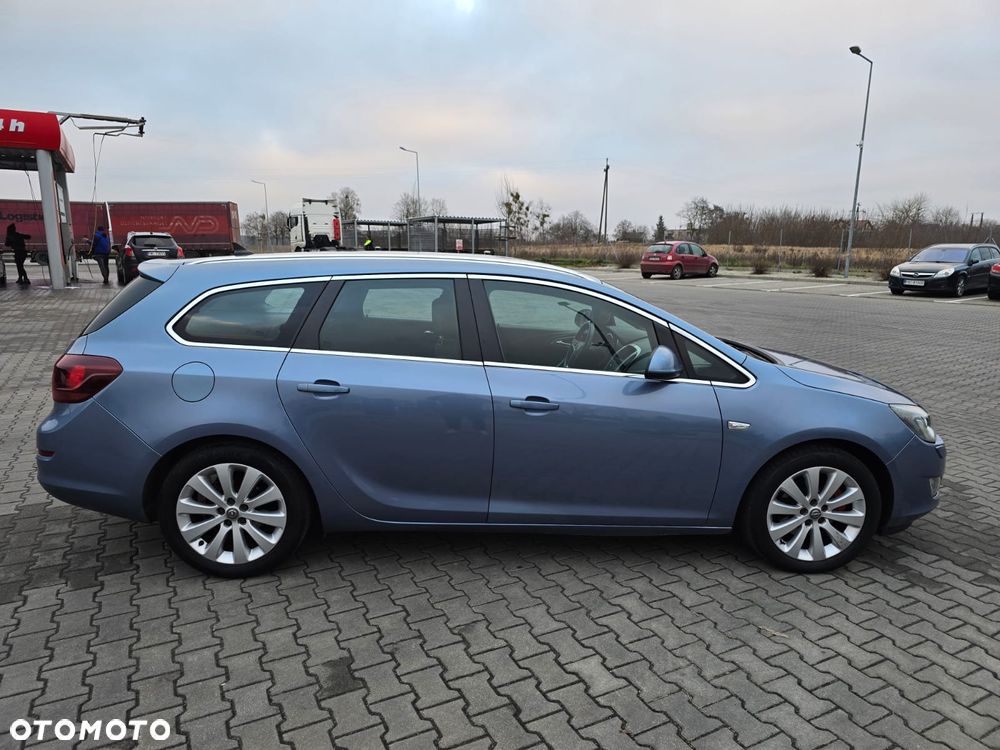 Opel Astra 1.4 Turbo Cosmo - 4
