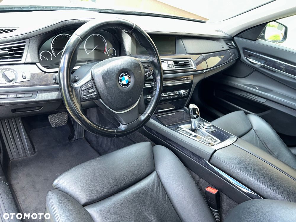 BMW Seria 7 730d - 17