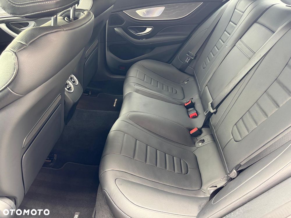 Mercedes-Benz CLS 300 d 4-Matic AMG - 16