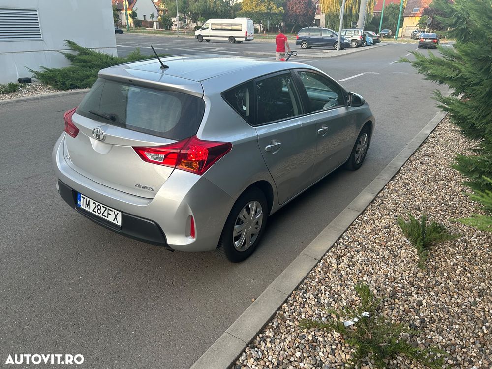 Toyota Auris 1.33 Dual-VVT-i - 4