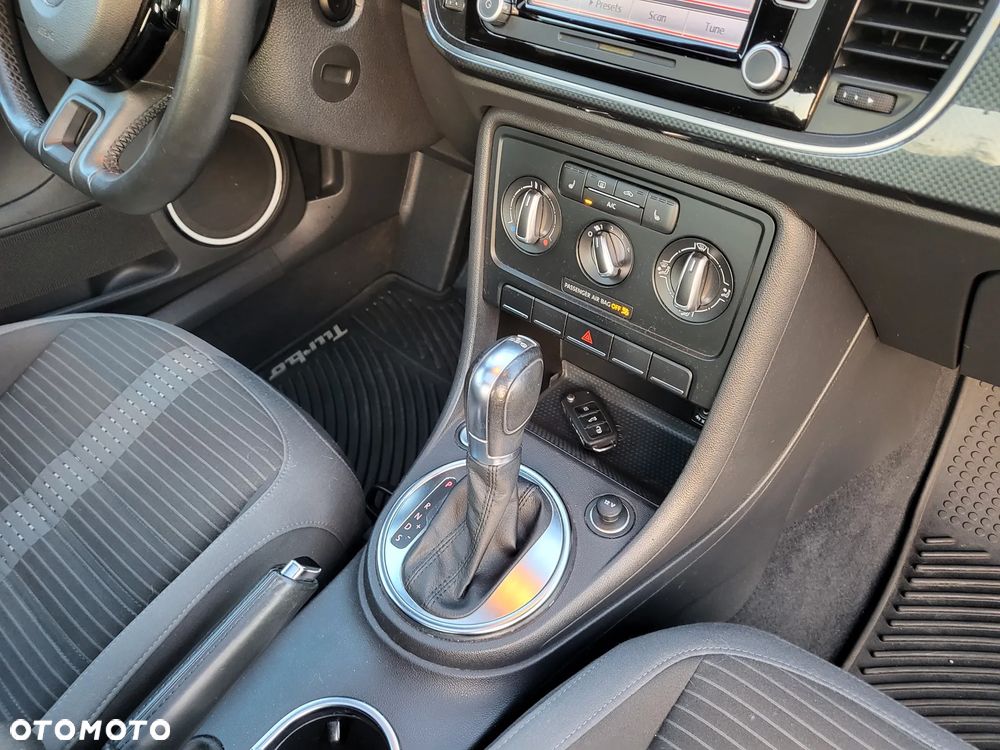 Volkswagen New Beetle - 12